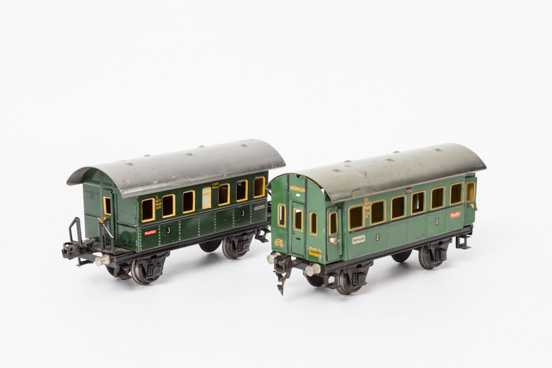 MÄRKLIN zwei Personenwagen 1731/1727, Spur 0, Blech, lithogr., bestehend aus 1731, 1935-1937: