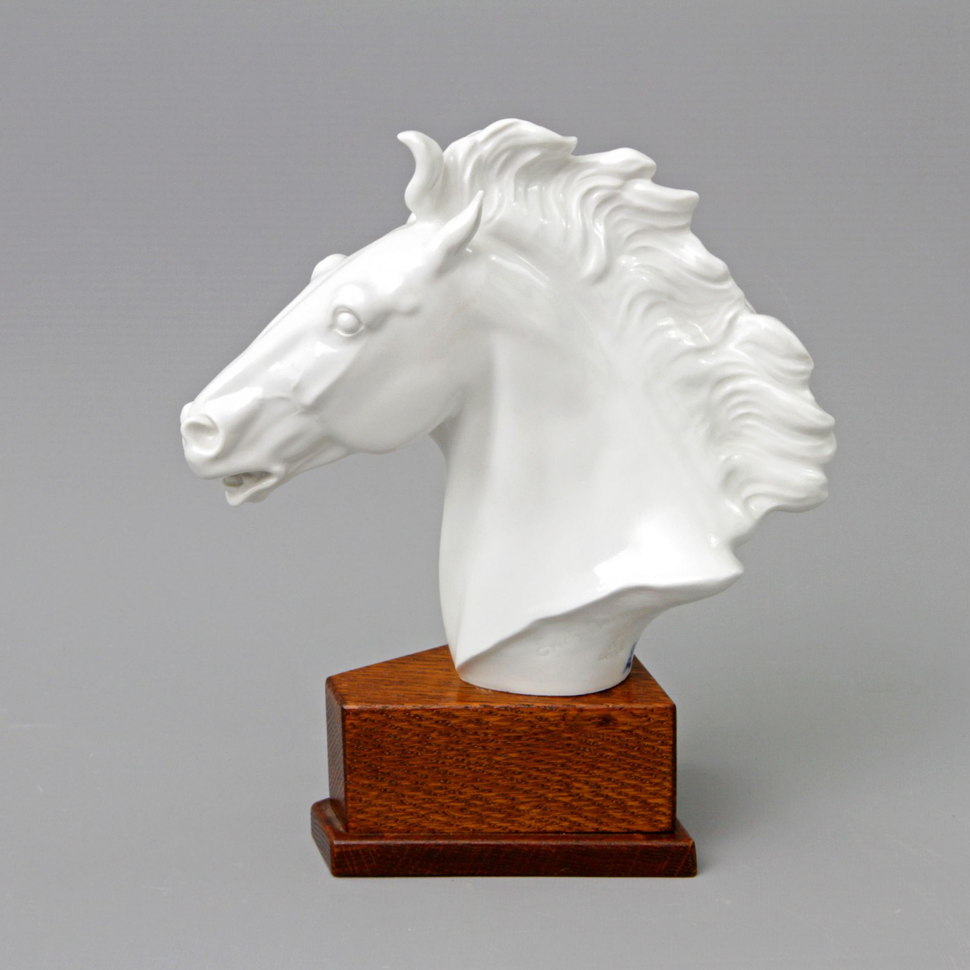 MEISSEN Pferdekopf, 20. Jhd. Weißporzellan, Modell von Erich Oehme 1949, signiert, 2 Schleifstriche,