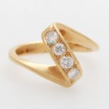 Damenring, besetzt mit vier Diam.-Brillanten zus.ca. 0,5ct, Weiß/si-P1, geschwungenes und