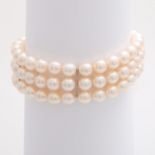 Akoya-Zuchtperl-Armband, dreireihig, Schließe WG 14K, besetzt mit Perlen und acht Diam.-Brillanten