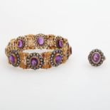 Schmuckset im Stil des Historismus: 1 Armband u. 1 Ring besetzt m. ovalfac. Amethysten (ca. 9 x 7mm)