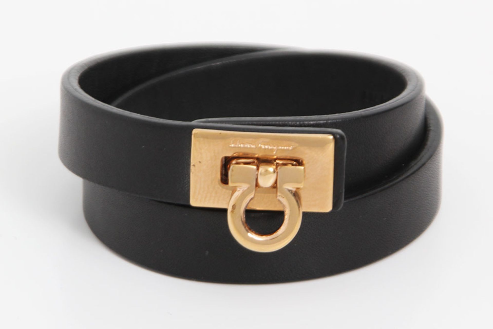 SALVATORE FERRAGAMO schickes Wickelarmband. Länge 37,5cm. SCHÖNER ERHALT!! Schwarzes Glattleder