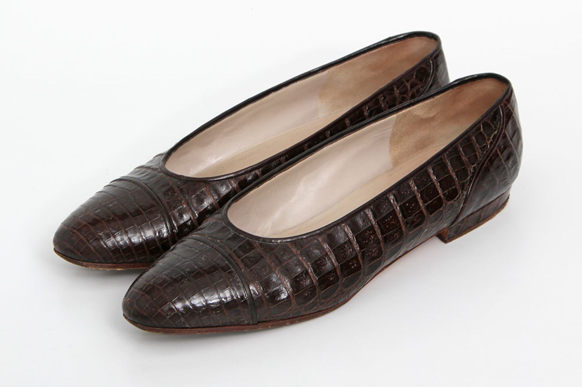 CHANEL edle Krokodilleder-Ballerinas, Gr. 39,5; dunkelbraun, klassisch-elegante Form, Tragespuren,