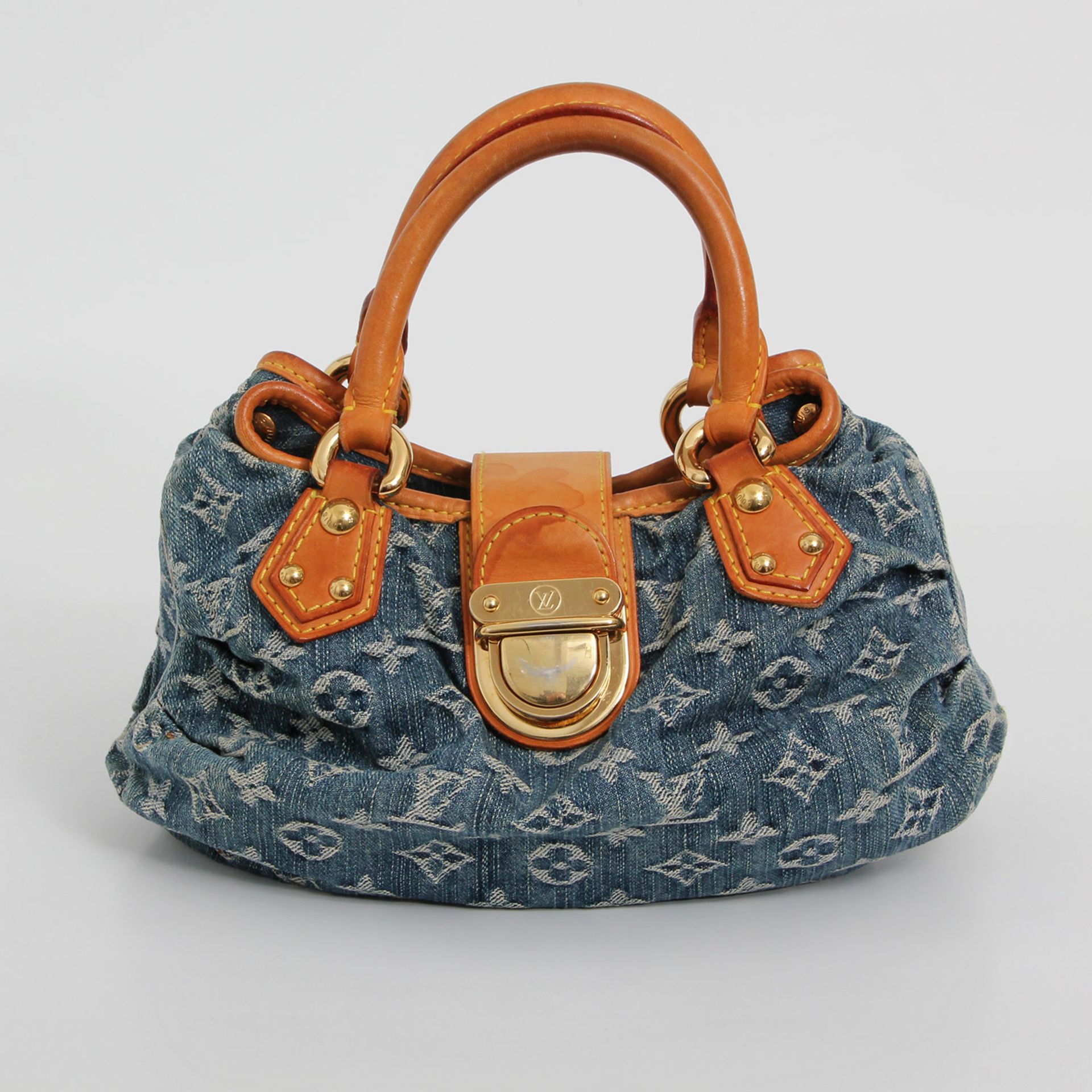 LOUIS VUITTON sportives Täschchen "PLEATY", Koll. 2006. Letzter LP. ca.: 700,-. Monogram Denim