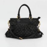 LOUIS VUITTON sportive Beuteltasche "NEO CABBY MM", Koll. 2008. NP.: 1.040,-. Monogram Denim