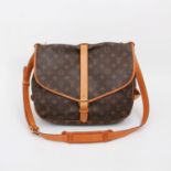 LOUIS VUITTON VINTAGE beliebte Umhängetasche "SAUMUR MM", Koll. 95. Letzter LP. ca.: 1.100,-.