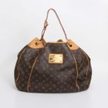 LOUIS VUITTON edle Schultertasche "GALLIERA GM", Koll. 2008. Letzter LP. ca.: 1.450,-. Monogram