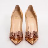 CHRISTIAN LOUBOUTIN raffinierte Pumps, Gr. 39,5; roségoldmetallic, Leder mit Schlangenhautprägung,