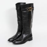 LOUIS VUITTON edle Hochschaftstiefel, Größe 36,5. Letzter LP. ca.: 1.100,-. Schwarzes Glattleder,