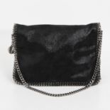 STELLA McCARTNEY aparte Umhängetasche "FALABELLA FLAP", Koll 2015. NP. ca.: 800,-. Beschichtetes