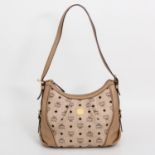 MCM schicke Schultertasche. NP. ca.: 700,-. MCM Heritage Design auf beigem Grund, beige