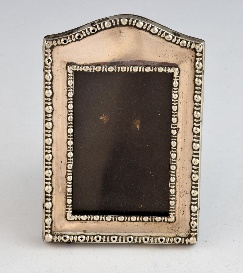 George V silver photograph frame with beaded border, maker's mark rubbed, Sheffield, 1918, 12.5cm