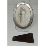 OVAL ANTIQUE PHOTO FRAME HALLMARKED IN CHESTER 1915.