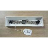 DESIGNER 'IEKE' WATCH WITH CHAIN LINK BRACELET STRAP (WORKING ORDER)