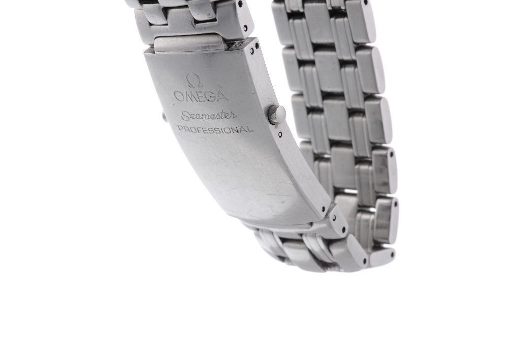 OMEGA - a gentleman's Seamaster Professional 300M chronograph bracelet watch. Stainless steel case - Image 4 of 4
