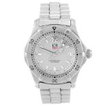 TAG HEUER - a lady's 2000 Series bracelet watch. Stainless steel case with calibrated bezel.