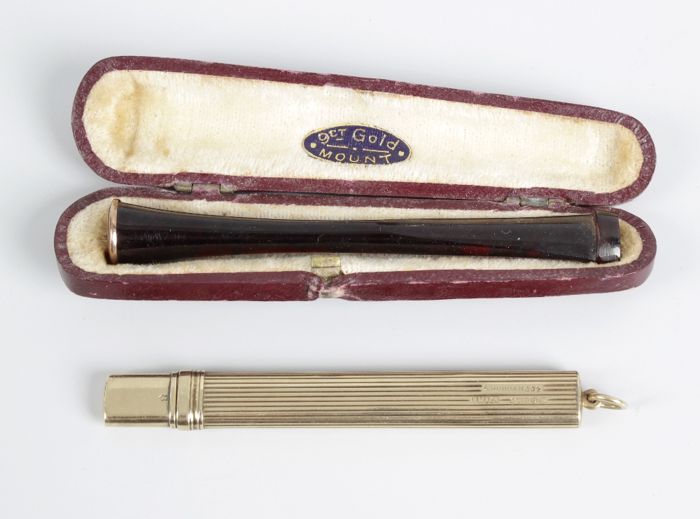 An S Mordan & Co 9ct gold pencil holder, the body of oblong form with ribbed decoration and