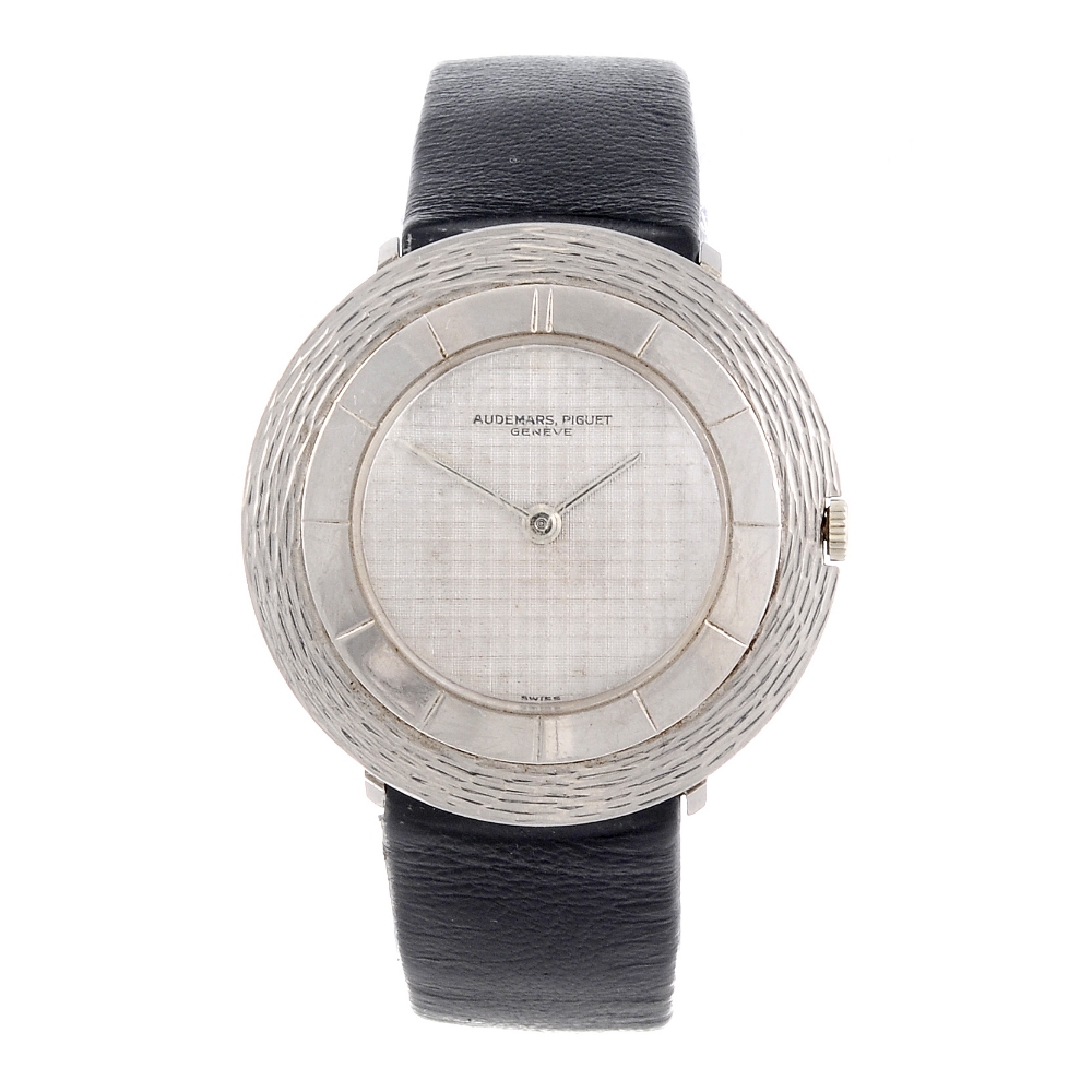 AUDEMARS PIGUET - a wrist watch. White metal case, stamped 18k with poincon. Numbered 32951.