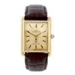 JAEGER-LECOULTRE - a gentleman's wrist watch. Yellow metal case, stamped 18k 0,750 with poincon.