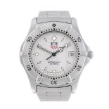 TAG HEUER - a gentleman's 2000 Series bracelet watch. Stainless steel case with calibrated bezel.