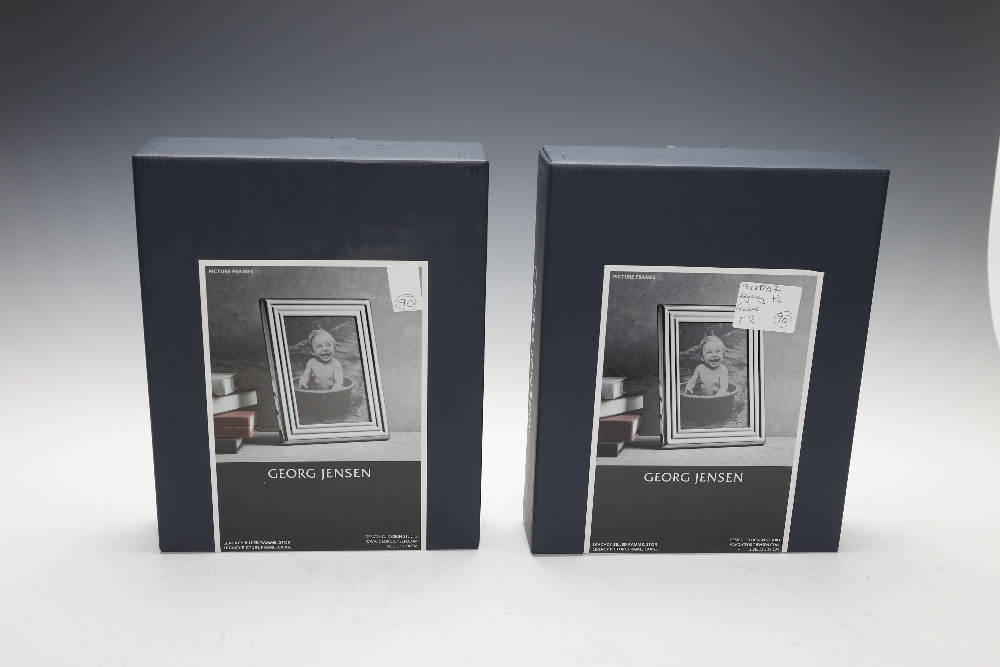 Georg Jensen, Legacy, Two Picture Frames, large, mirror polished stainless steel, dark grey plastic, - Image 2 of 3