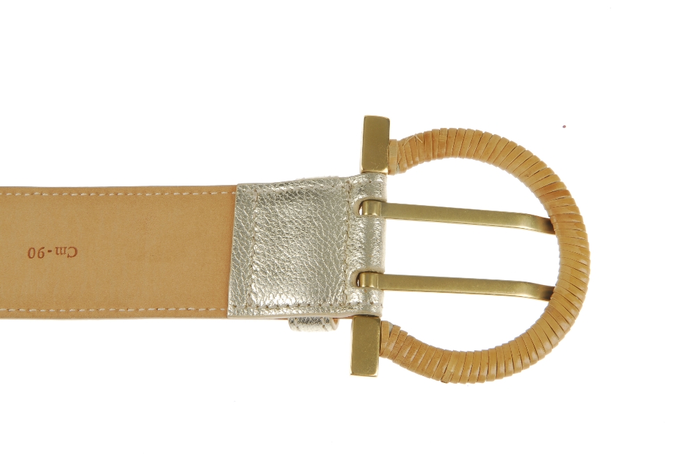 SALVATORE FERRAGAMO - a metallic leather belt. Featuring a pale gold metallic leather exterior - Image 2 of 7