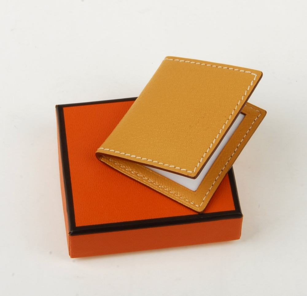 HERMÈS - a mini mustard yellow leather picture frame. Opening to two small picture frame windows. - Image 10 of 11