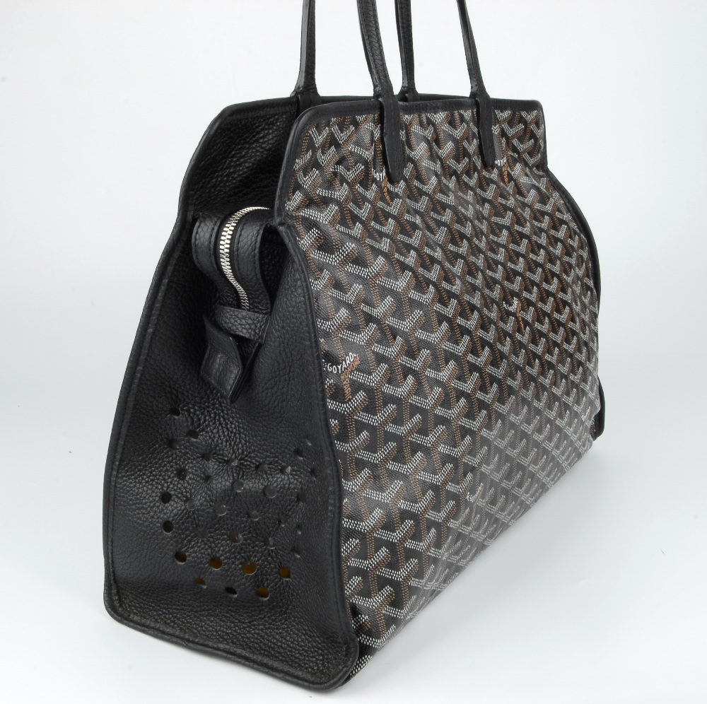 GOYARD - a black Chevron Sac Hardy handbag. Featuring the maker's signature geometric hand painted - Image 12 of 14