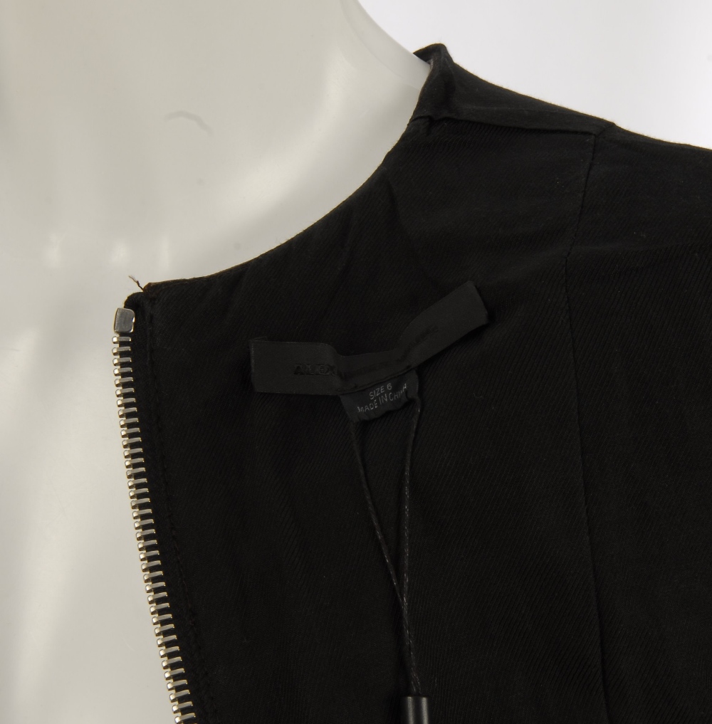 ALEXANDER WANG - an embossed leather sleeveless fitted top. Crafted from dark brown crocodile - Image 5 of 6