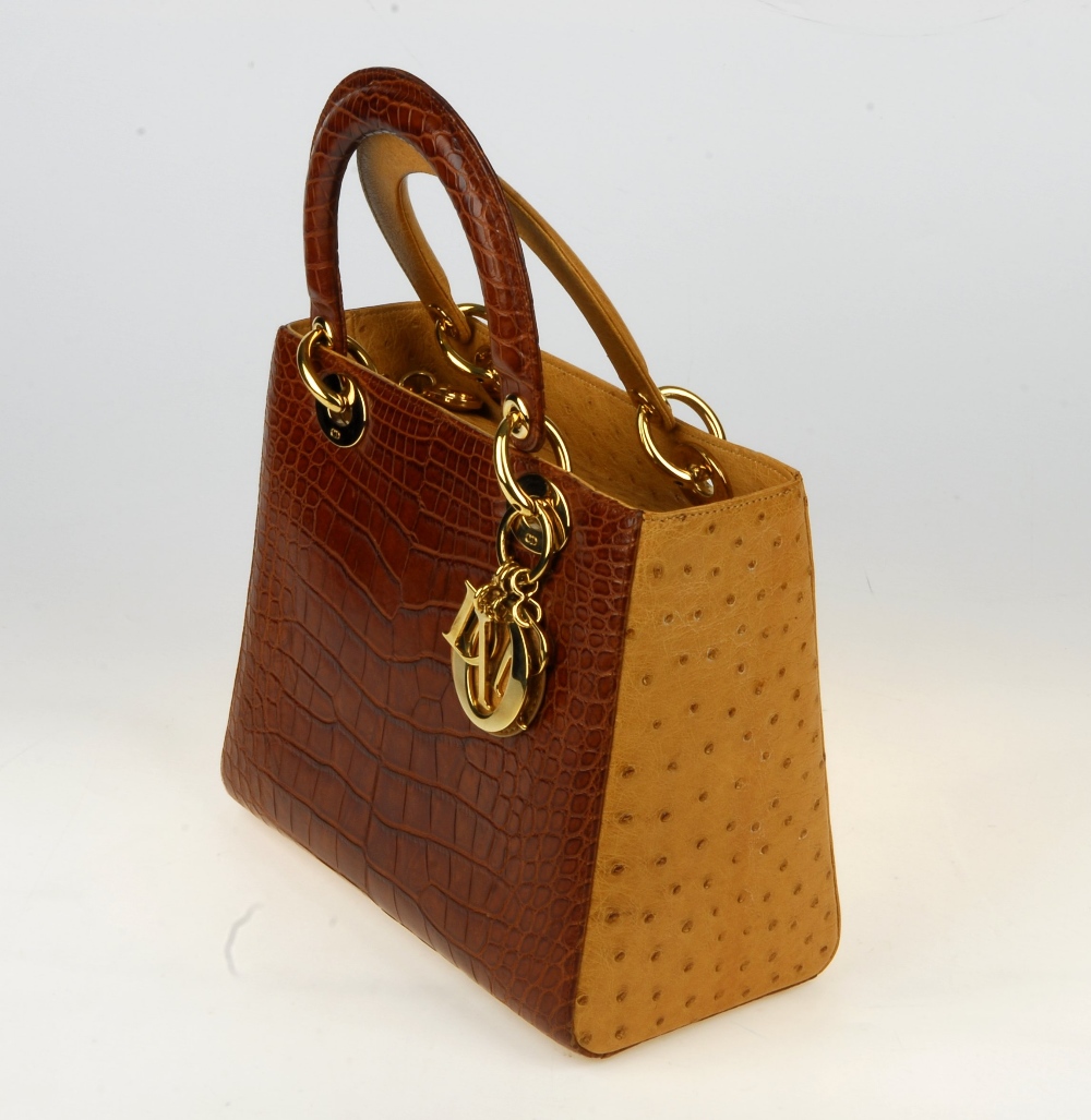 CHRISTIAN DIOR - a Bespoke Lady Dior crocodile and ostrich handbag. A unique custom order handbag, - Bild 18 aus 19