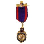 Independent Order of Oddfellows, Manchester Unity, 9ct gold and enamel jewel, rev. engraved EARL