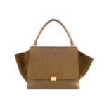 CÉLINE - a khaki leather Trapeze handbag. Featuring a smooth khaki leather exterior and optional