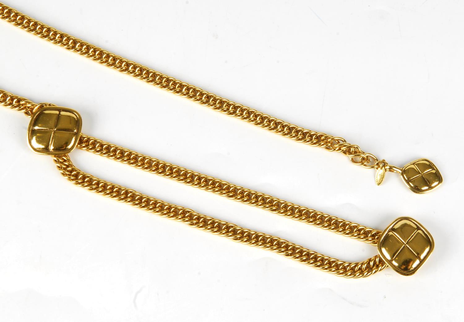 CHANEL - a chain belt. Featuring a gold-tone chain with a second draped chain, two large - Image 2 of 3