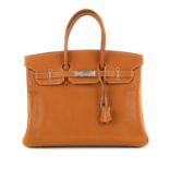 HERMÈS - a 2007 tan Epson Birkin 35 handbag. Crafted from tan stamped-grain leather, with rolled