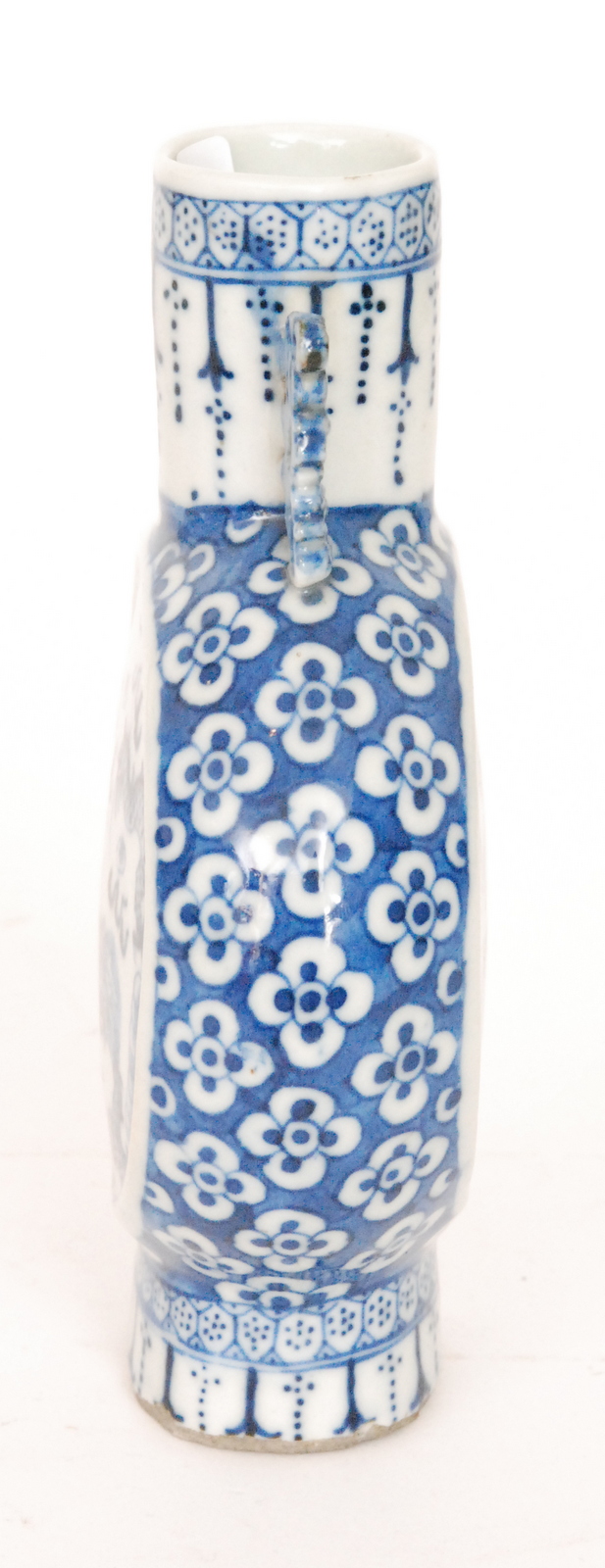 A 19th Century Chinese blue and white moon flask decorated with stylised dragons amidst clouds - Image 3 of 6