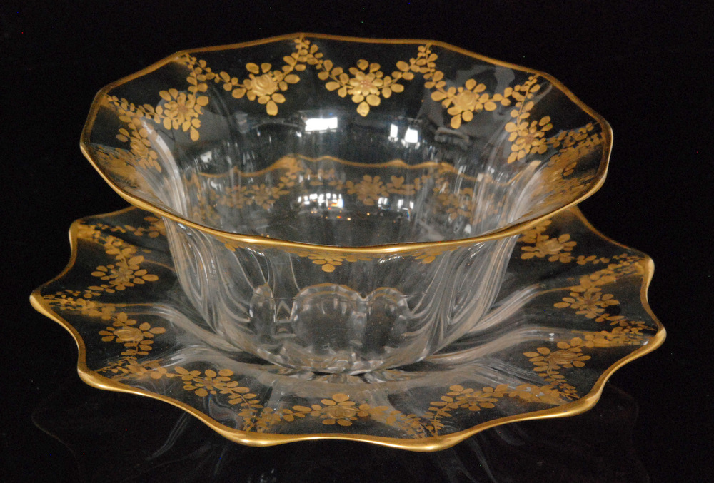 A late 19th Century Thomas Webb & Sons clear crystal finger bowl and stand of fluted circular