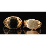 Two 9ct hallmarked gentleman's signet rings, one set with rectangular onyx panel, total weight 5.5g.