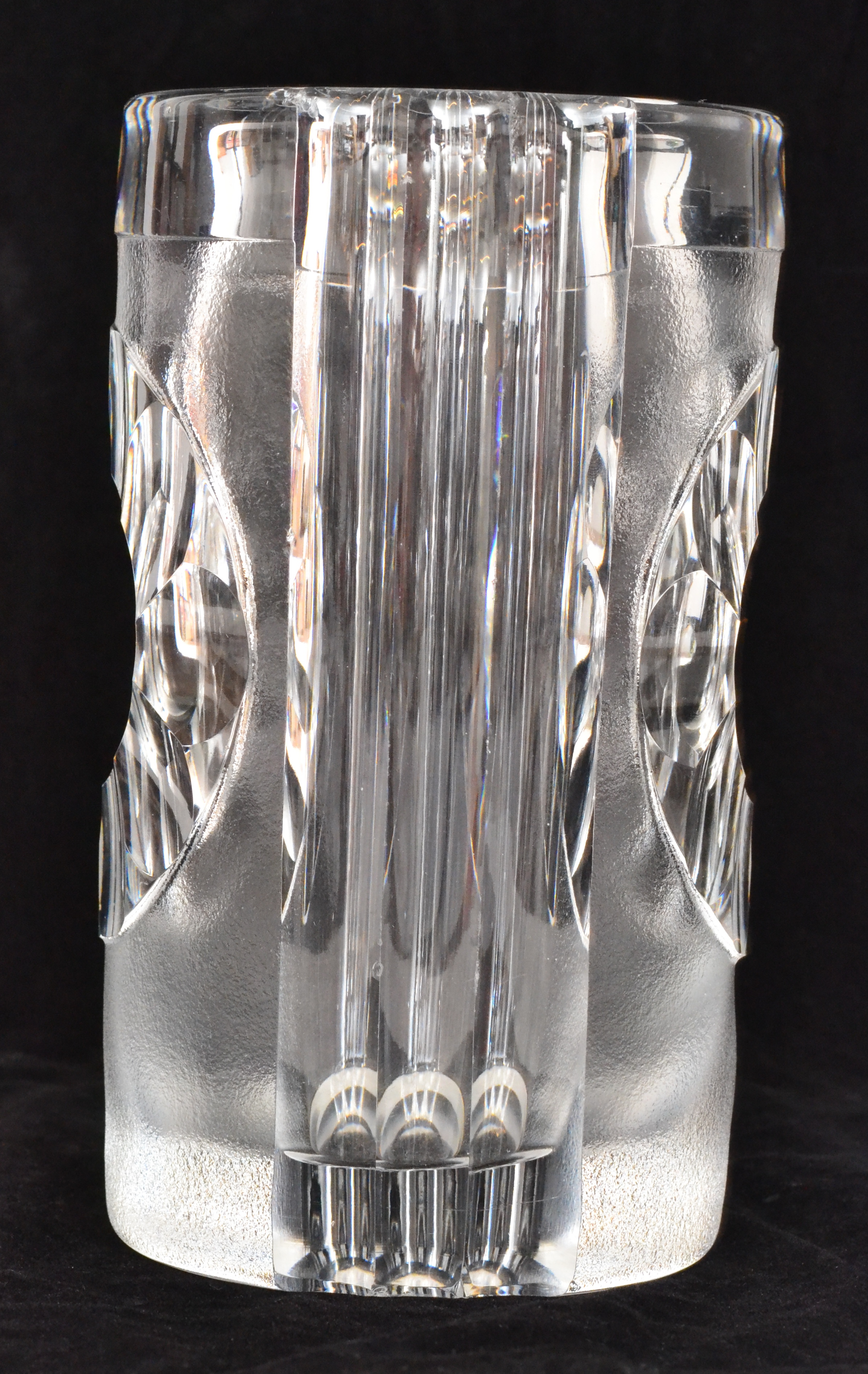 Bertil Vallien - Boda Afors - A clear crystal glass vase of cylindrical form with a deep wall cut - Image 6 of 6