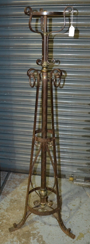 Unknown - An early 20th Century Arts and Crafts wrought iron standard lamp with a flattened scroll - Image 2 of 2