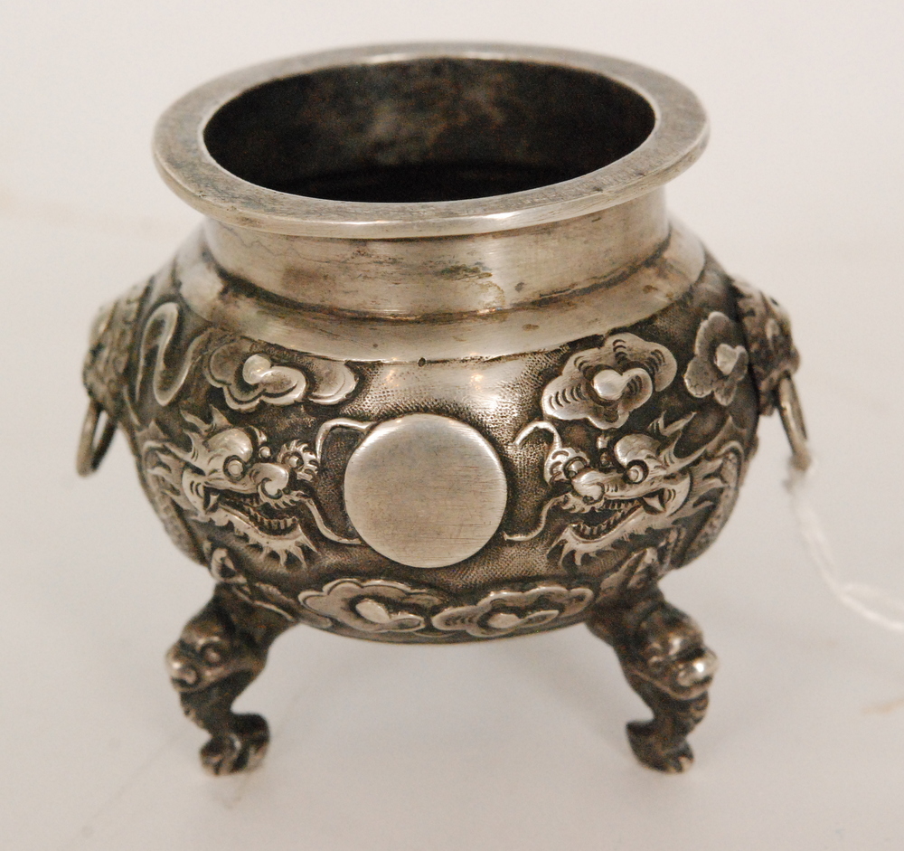 A late 19th Century Chinese silver salt of cauldron form with baluster body on three dragon feet - Image 2 of 6