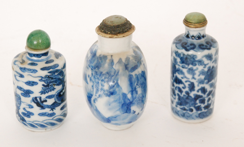 A Chinese Qing Dynasty late 19th Century snuff bottle in the Kangxi style of cylindrical form - Image 6 of 9