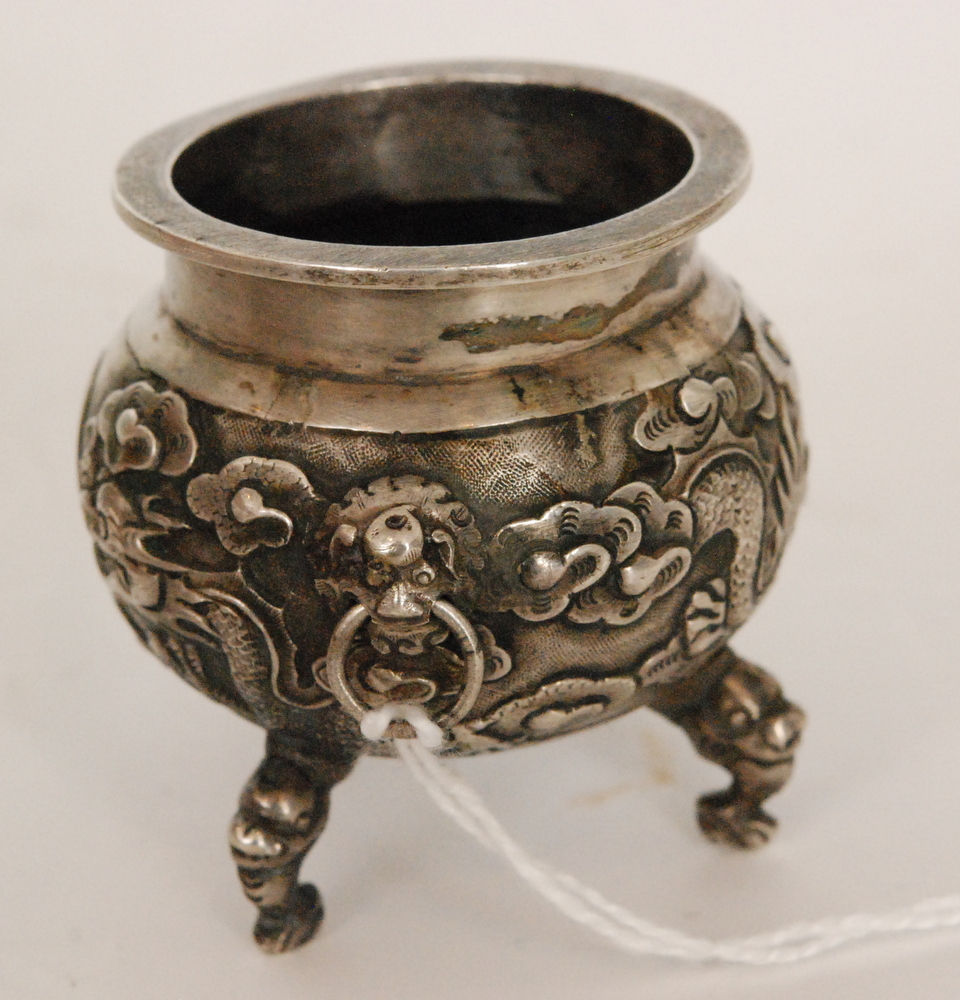 A late 19th Century Chinese silver salt of cauldron form with baluster body on three dragon feet - Image 3 of 6