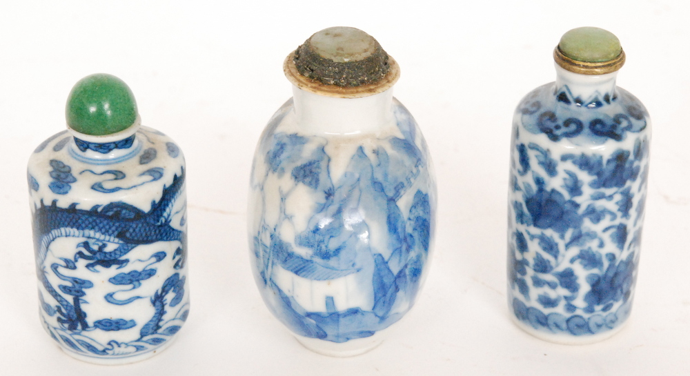 A Chinese Qing Dynasty late 19th Century snuff bottle in the Kangxi style of cylindrical form - Image 4 of 9