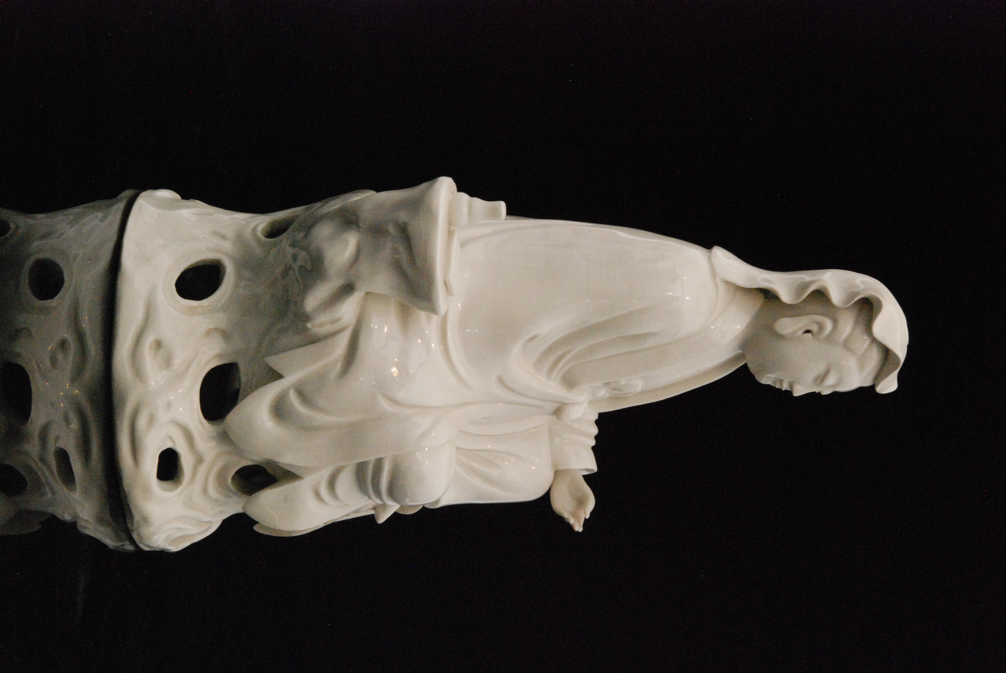 A Ching Dynasty 19th Century Chinese blanc de china Guanyin, - Image 12 of 14