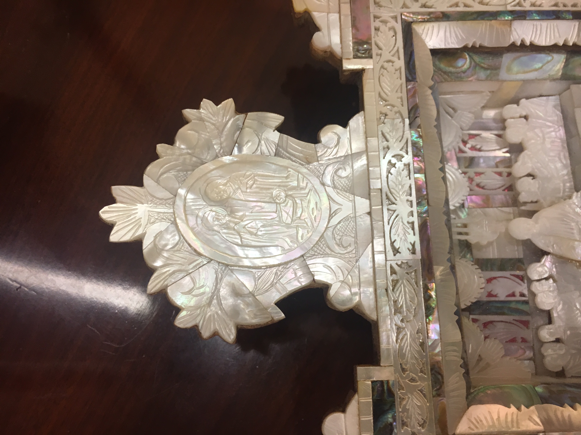 A rare and unusual Continental mother-o-pearl diorama depicting The Last Supper, - Image 7 of 8