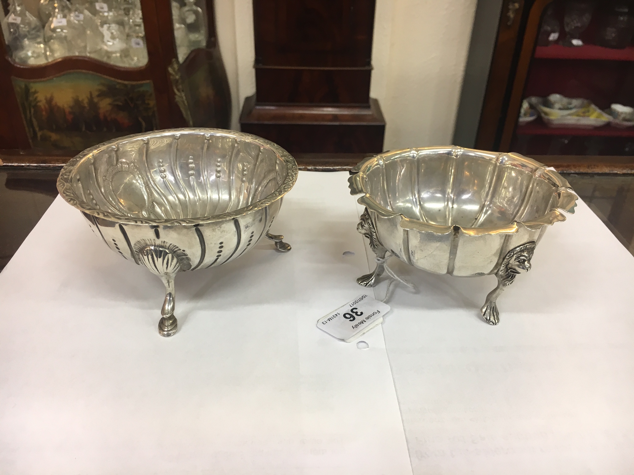 A Victorian Irish silver Sugar Bowl, in the Georgian style with three pad feet, Dublin c. - Image 3 of 7