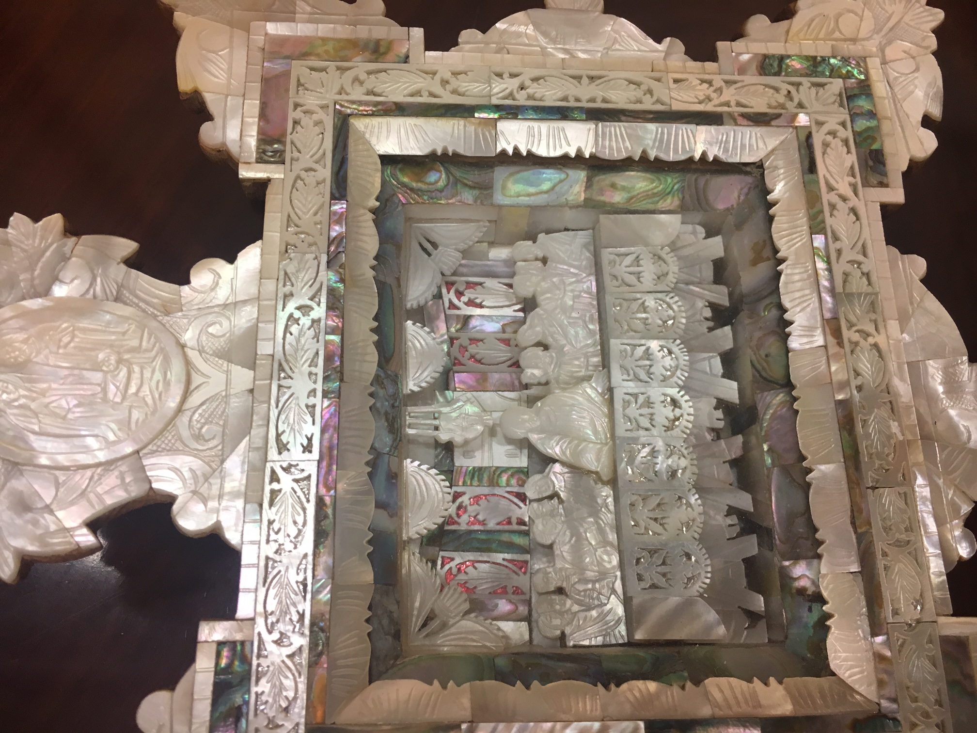 A rare and unusual Continental mother-o-pearl diorama depicting The Last Supper, - Image 6 of 8
