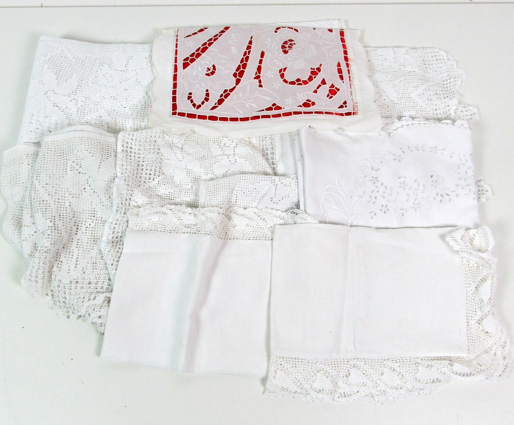 Irish Lace: A very good large collection of fine Irish Lace & Crochet, some late 19th Century,