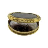 An extremely fine early 19th Century gold and agate? Snuff Box,