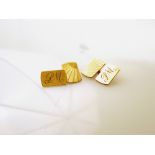 9K GOLD CUFFLINKS WITH INITIALS 'P.M.' WEIGHT 7.3G